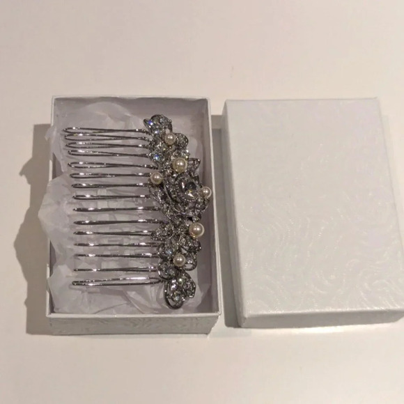 Rhinestone & Pearl Bridal Hair Accessory - BNIB - Picture 2 of 4